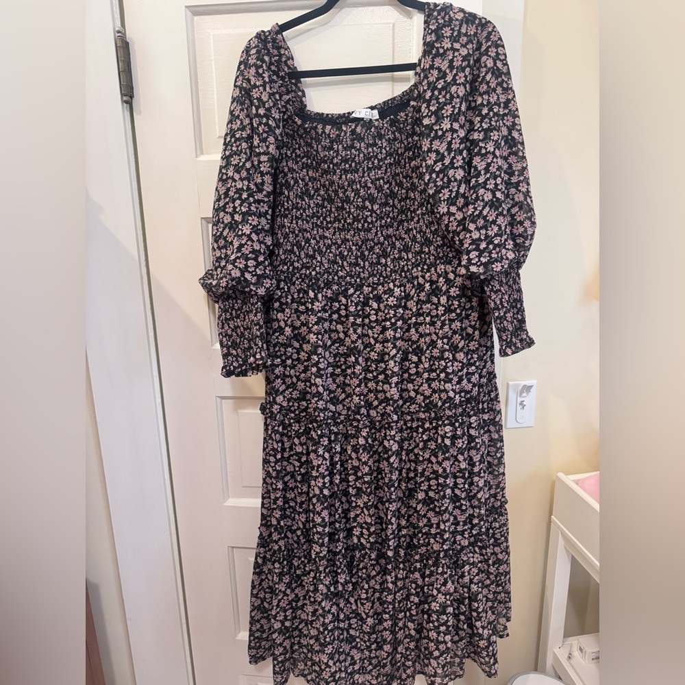 Ivy City Demi Dress in Floral Black and Pink